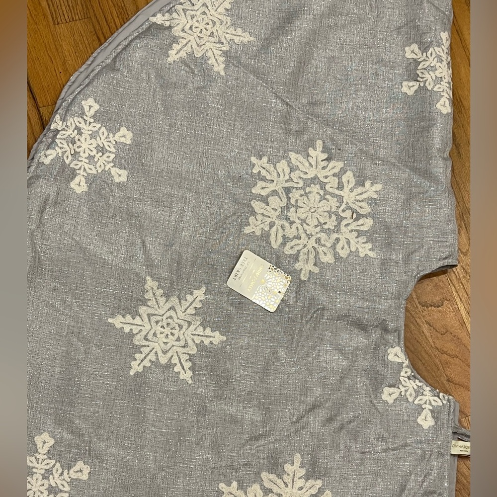 Christmas tree skirt